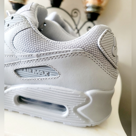 Nike Air Max 90 Sneakers Unisex Wolf Gray M 6.5/ W 8 NEW - Picture 15 of 16